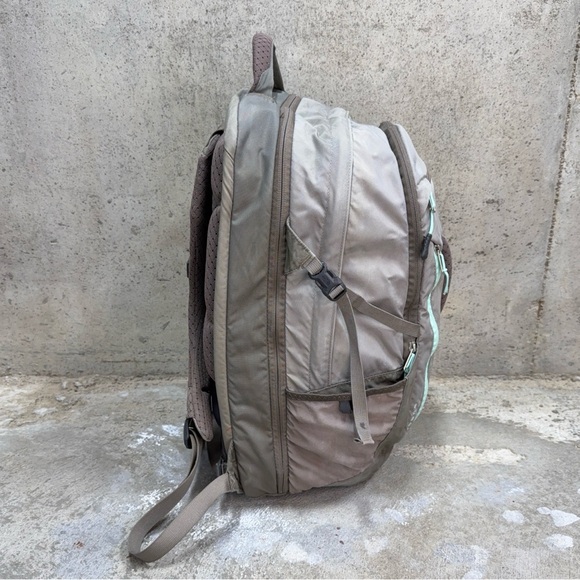 The North Face Surge FlexVent Backpack Laptop Travel Bag - Picture 3 of 11